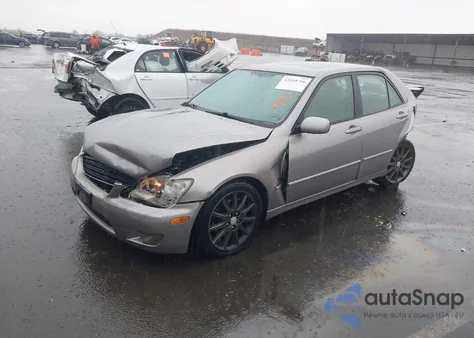 2004 Lexus Is 300 z USA, uszkodzony, nr VIN JTHBD192440090653